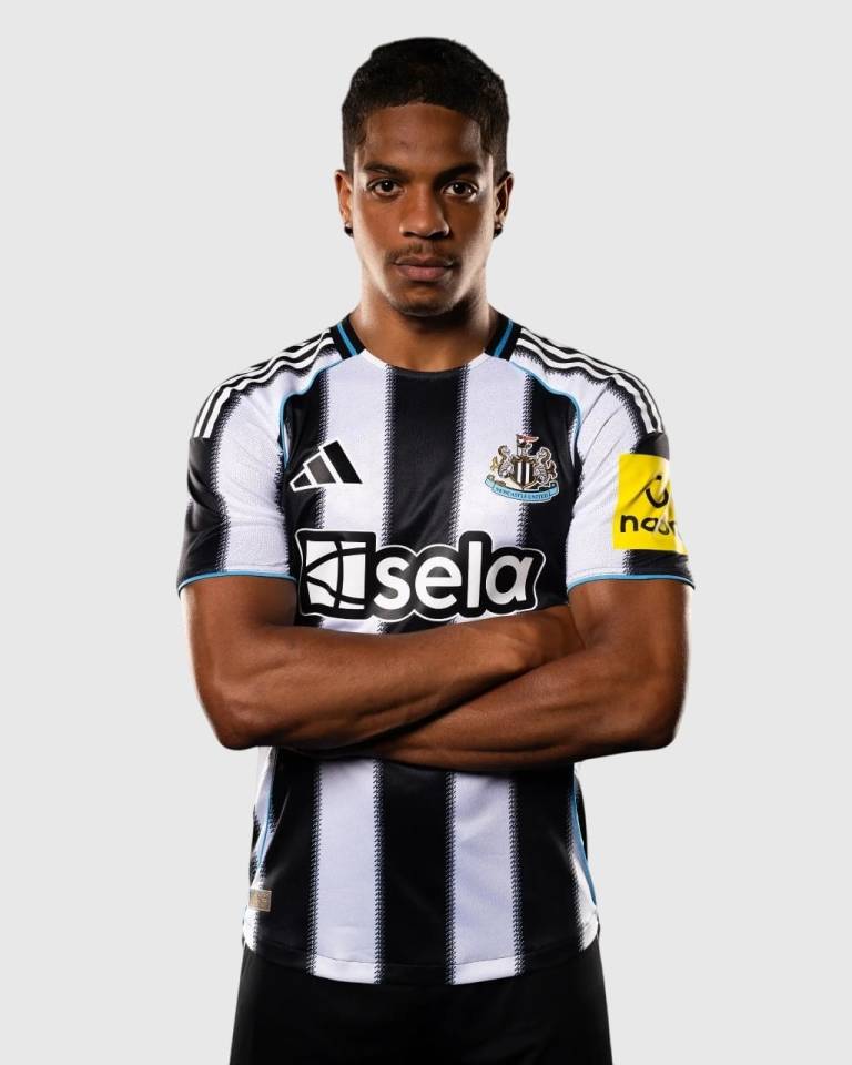 New Castle Man Home 2025/2026