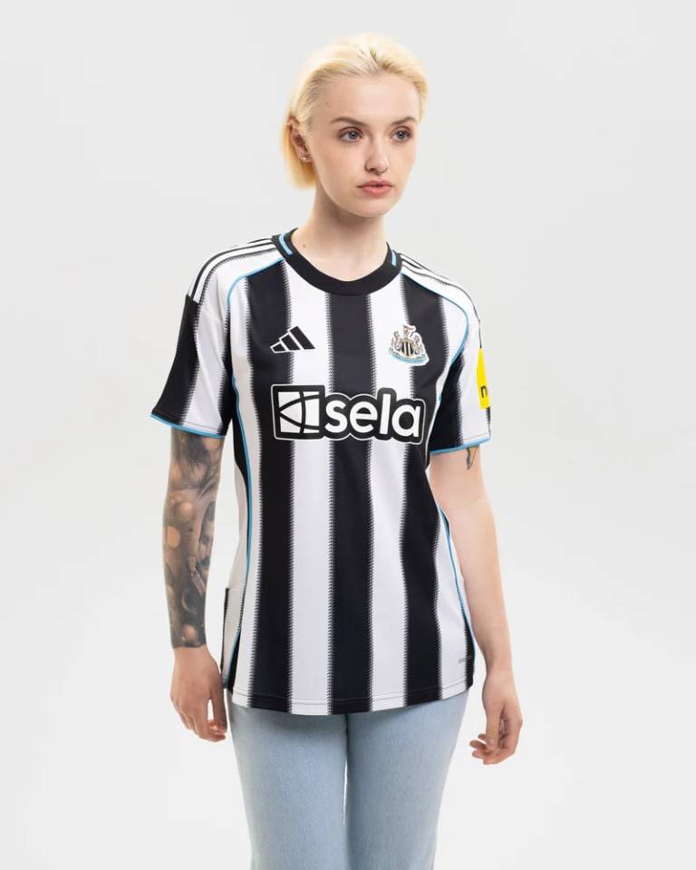 New Castle Woman Home 2025/2026